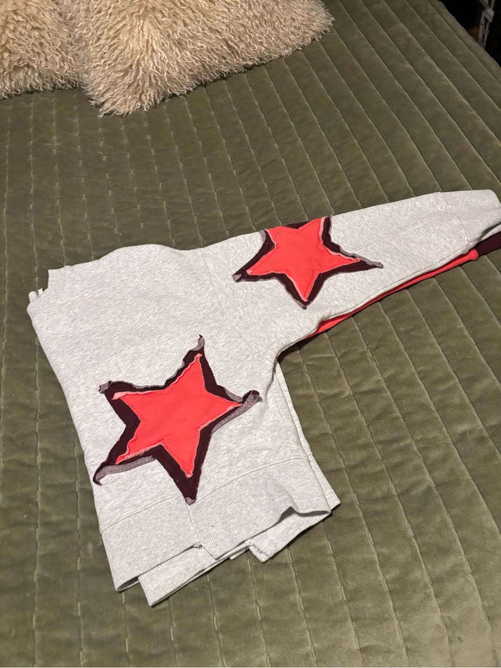 Urban Outfitters Light Gray Crewneck Sweatshirt with Red Star Accent